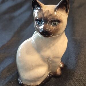 Vintage Royal Doulton Siamese Cat Figurine 1887
